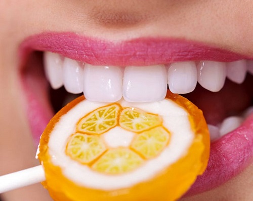Bọc răng sứ có đau không? Thông tin về bọc răng bạn cần biết 2