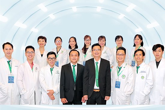 Đội ngũ y bác sĩ tại Implant Đăng Lưu
